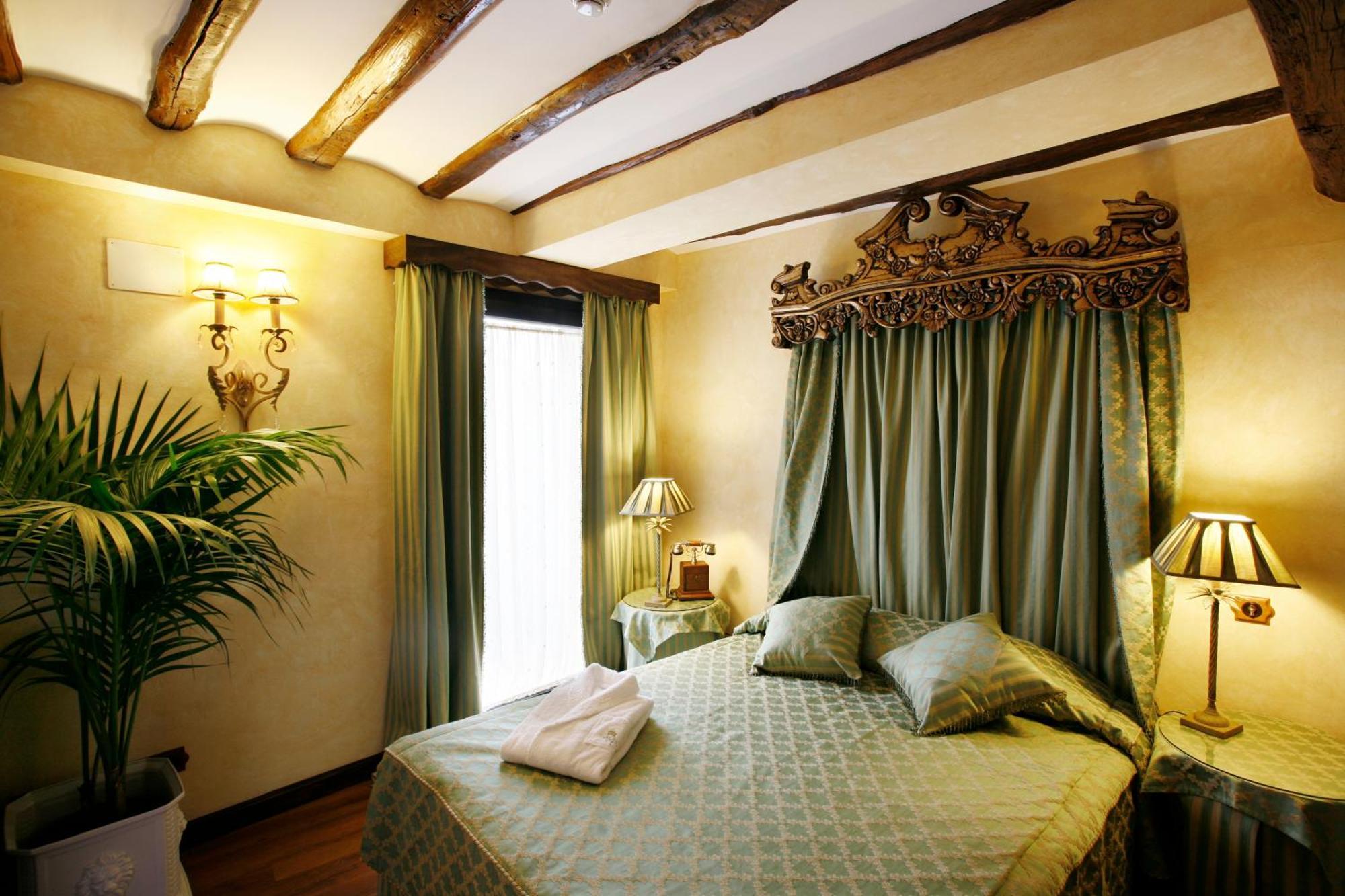Hotel Boutique Real Casona De Las Amas Azofra Exterior photo